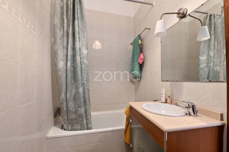 Apartamento T1 para Venda em Ajuda Foto 14