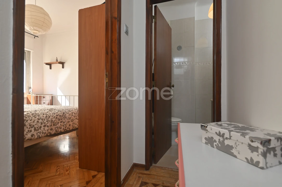Apartamento T1 para Venda em Ajuda Foto 10