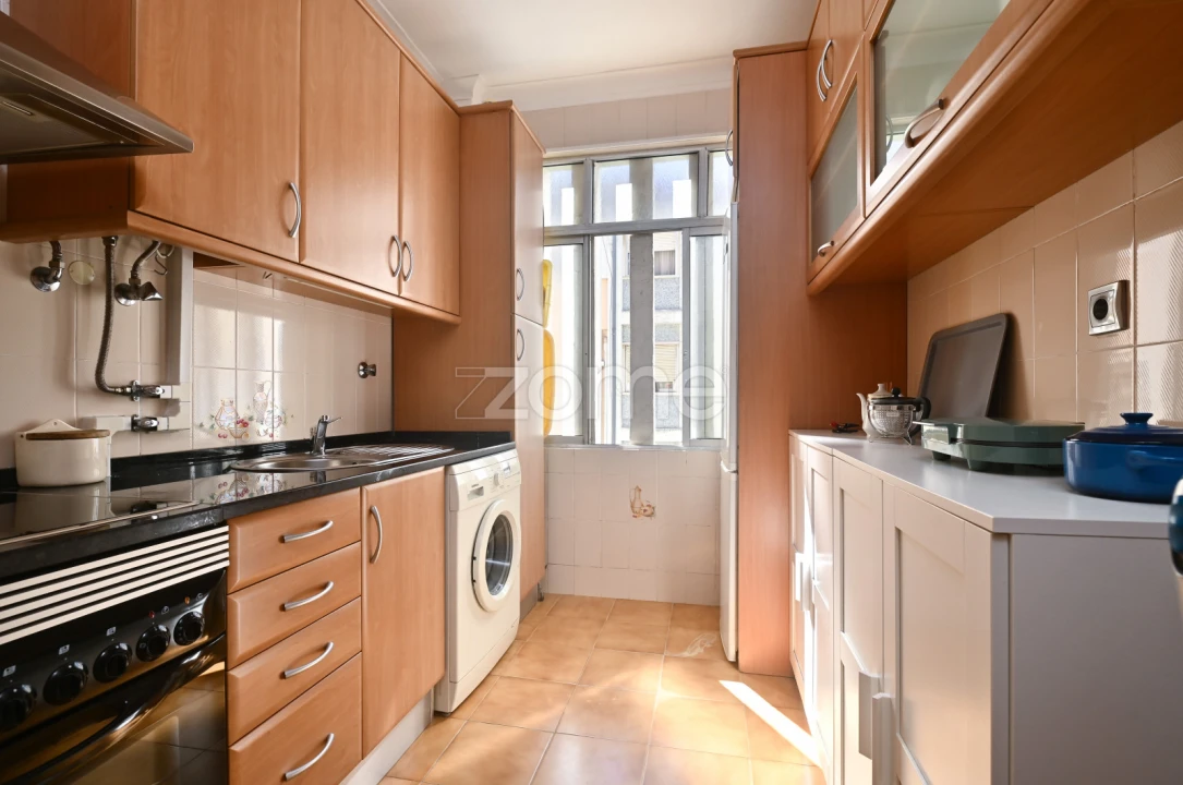 Apartamento T1 para Venda em Ajuda Foto 1