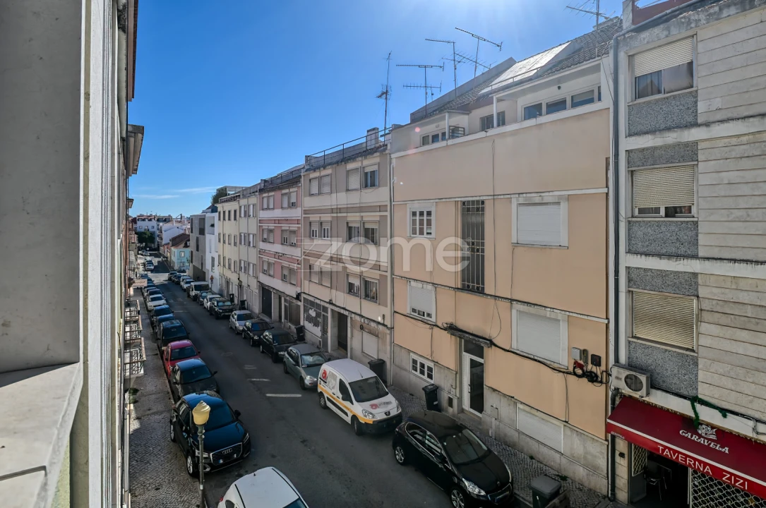 Apartamento T1 para Venda em Ajuda Foto 2