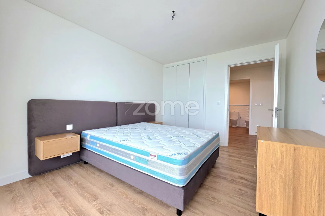 Apartamento T1 para Arrendamento em Ponta Delgada (São José) Foto 11