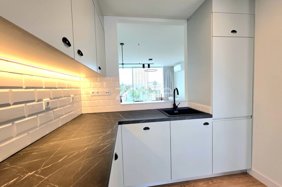 Apartamento T1 para Arrendamento em Ponta Delgada (São José) Foto 8