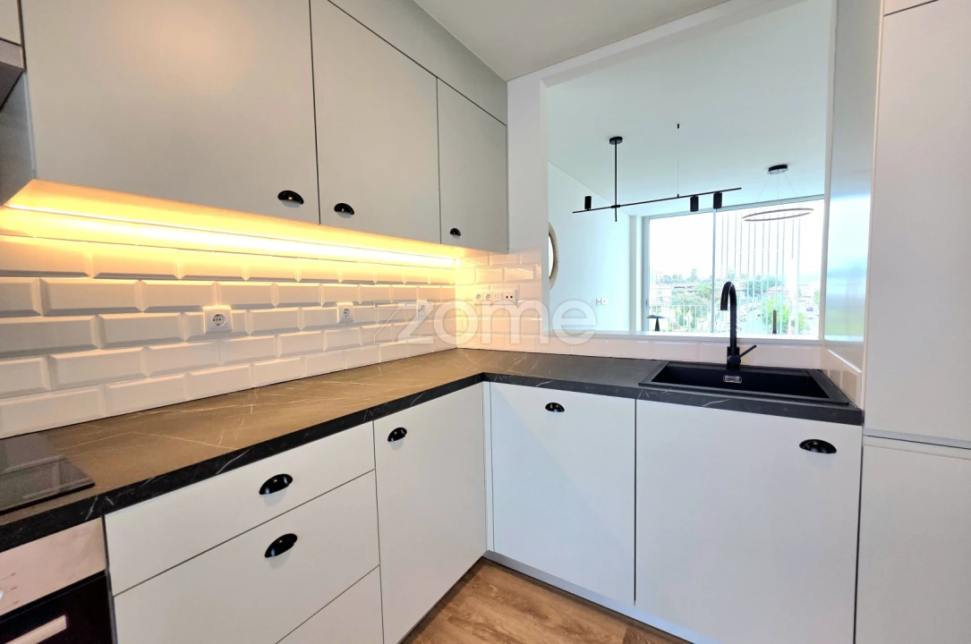 Apartamento T1 para Arrendamento em Ponta Delgada (São José) Foto 9