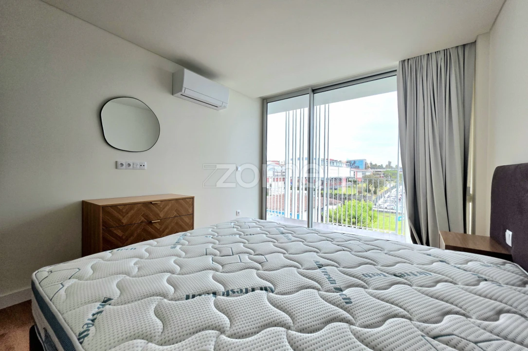 Apartamento T1 para Arrendamento em Ponta Delgada (São José) Foto 12