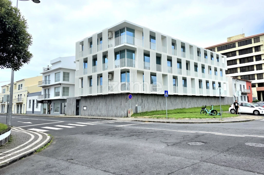 Apartamento T1 para Arrendamento em Ponta Delgada (São José) Foto 2