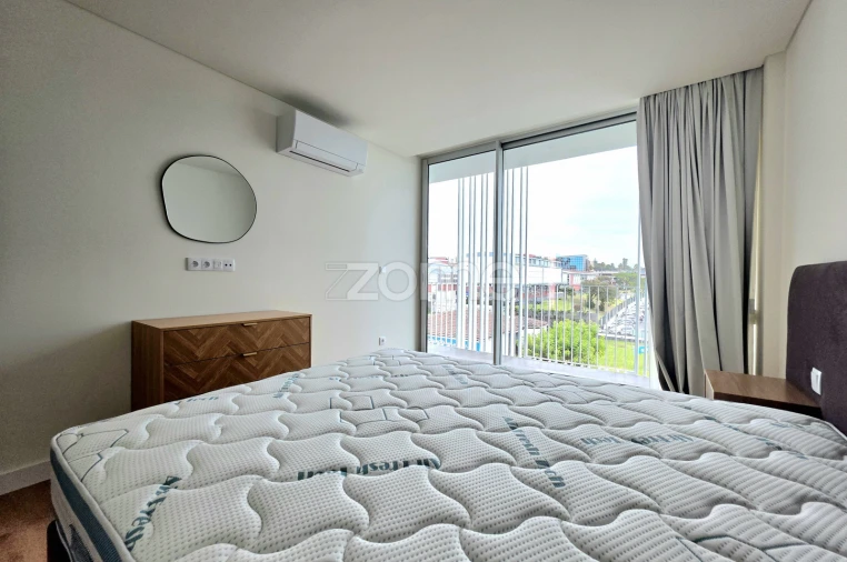 Apartamento T1 para Arrendamento em Ponta Delgada (São José) Foto 12