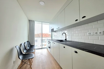 Apartamento T2 para Arrendamento em Ponta Delgada (São José)