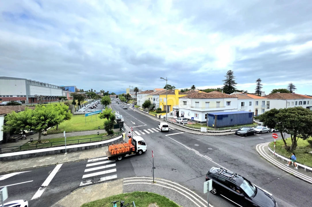 Apartamento T2 para Arrendamento em Ponta Delgada (São José) Foto 10