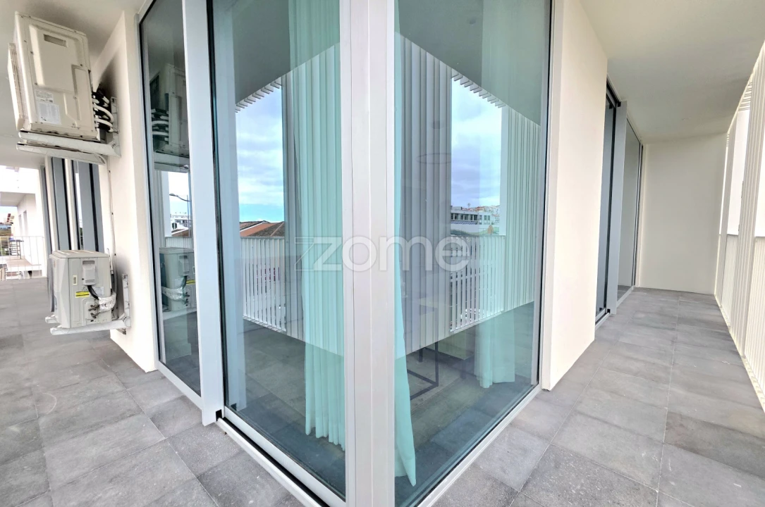 Apartamento T2 para Arrendamento em Ponta Delgada (São José) Foto 8