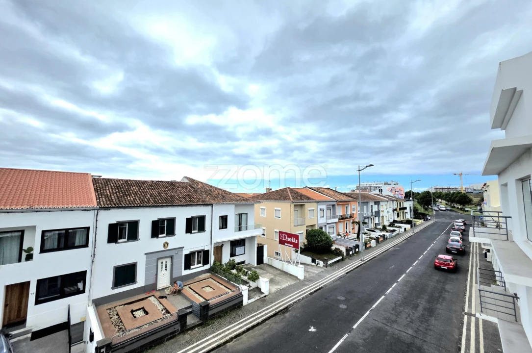 Apartamento T2 para Arrendamento em Ponta Delgada (São José) Foto 11