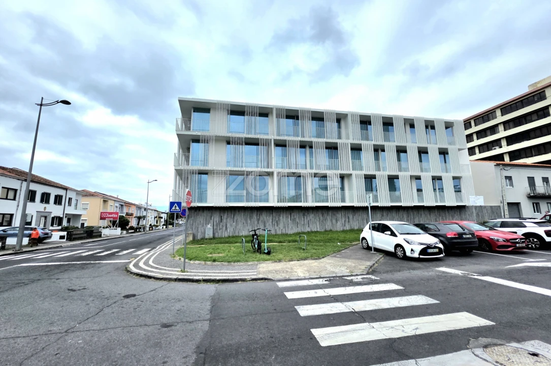Apartamento T2 para Arrendamento em Ponta Delgada (São José) Foto 2