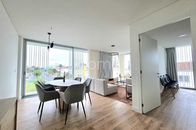 Apartamento T2 para Arrendamento em Ponta Delgada (São José) Foto 4