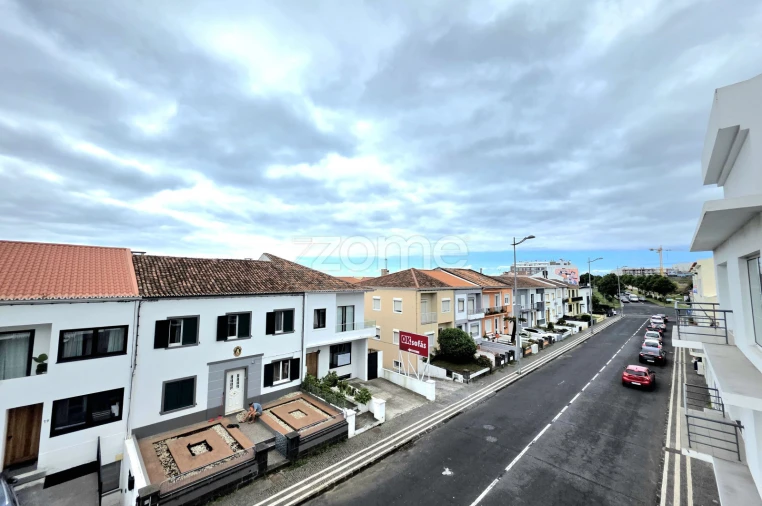 Apartamento T2 para Arrendamento em Ponta Delgada (São José) Foto 11