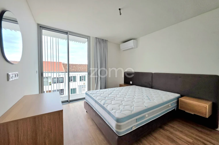 Apartamento T2 para Arrendamento em Ponta Delgada (São José) Foto 15