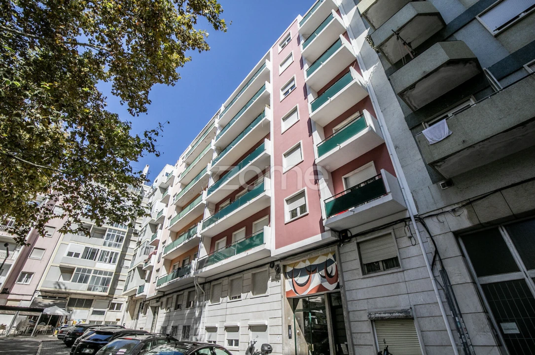 Apartamento T2 para Arrendamento em Penha de França Foto 1