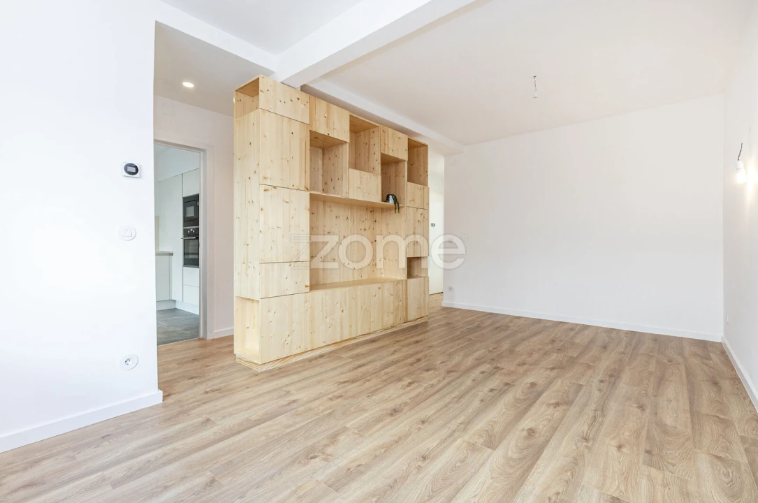 Apartamento T2 para Arrendamento em Penha de França Foto 13