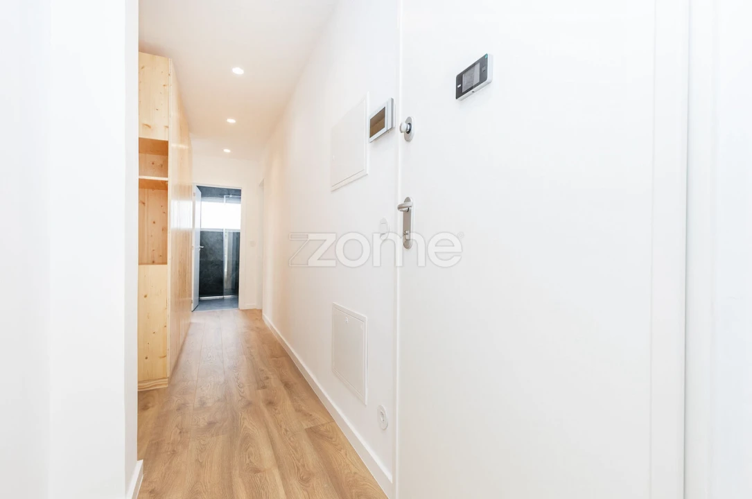 Apartamento T2 para Arrendamento em Penha de França Foto 6