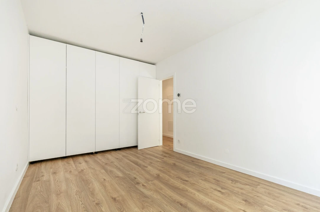 Apartamento T2 para Arrendamento em Penha de França Foto 27