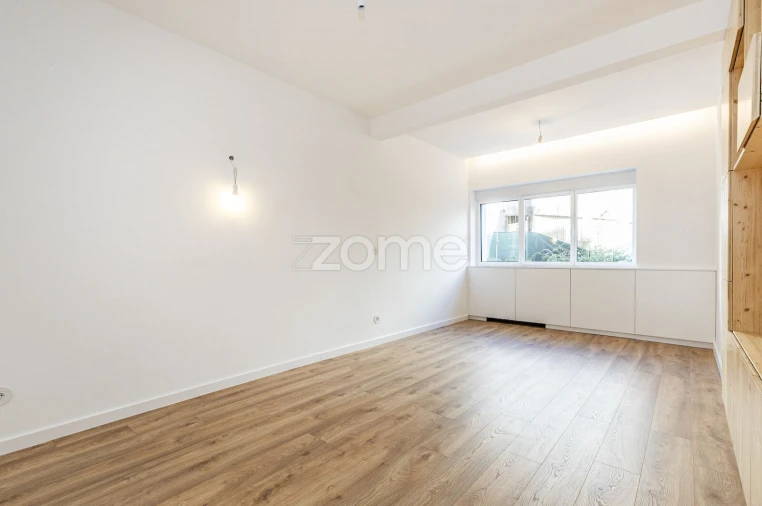 Apartamento T2 para Arrendamento em Penha de França Foto 12