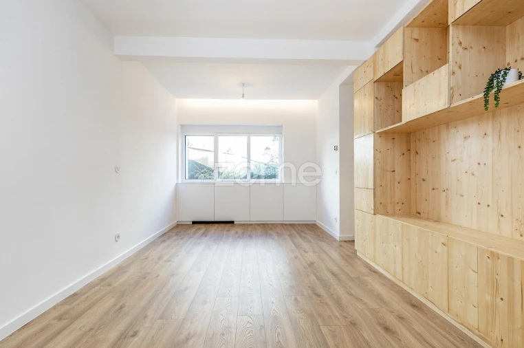Apartamento T2 para Arrendamento em Penha de França Foto 11