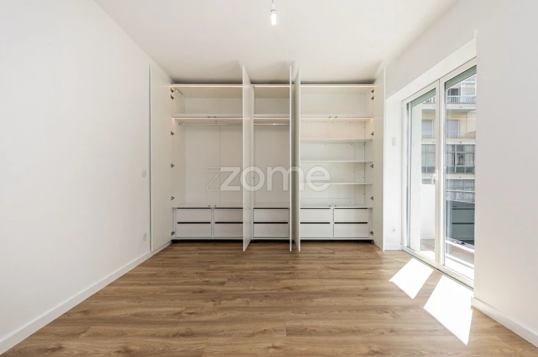 Apartamento T2 para Arrendamento em Penha de França Foto 25
