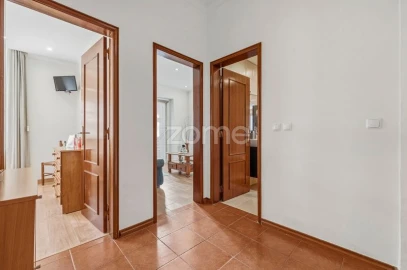 Moradia T4 para Venda em Ramada e Caneças