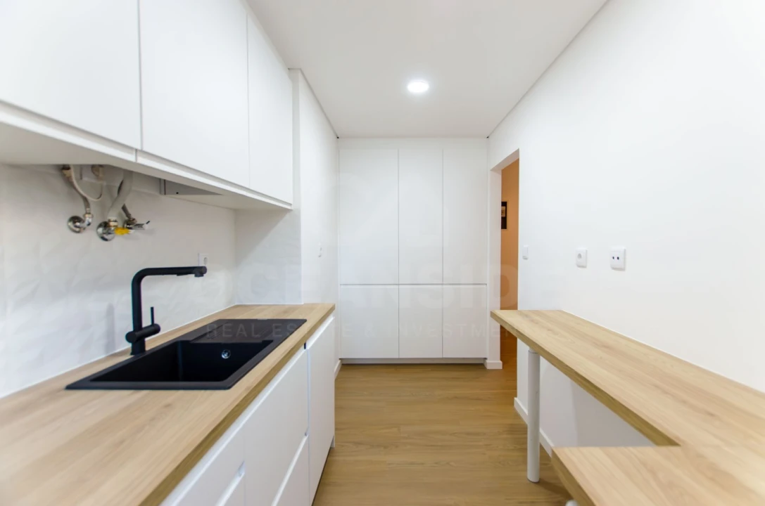 Apartamento T2 para Venda em Rio de Mouro Foto 10