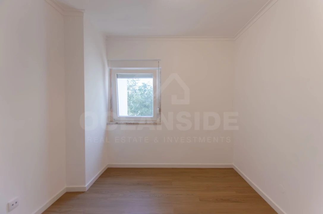 Apartamento T2 para Venda em Rio de Mouro Foto 15