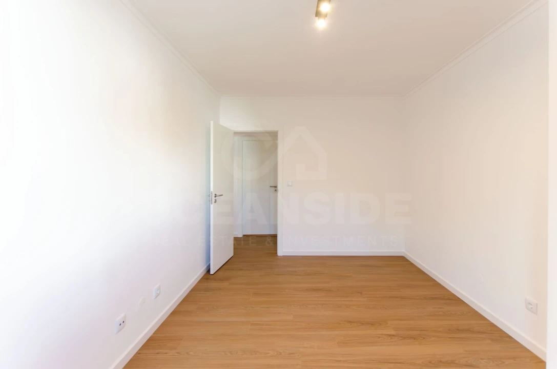Apartamento T2 para Venda em Rio de Mouro Foto 25