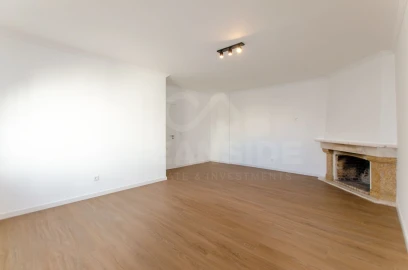 Apartamento T2 para Venda em Rio de Mouro