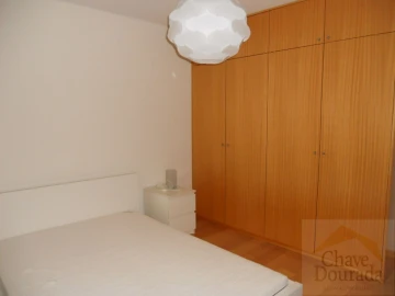 Apartamento T1 para Arrendamento em Santo Antonio dos Olivais
