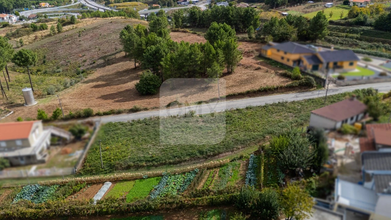 Terreno para Venda em Folhadela Foto 2