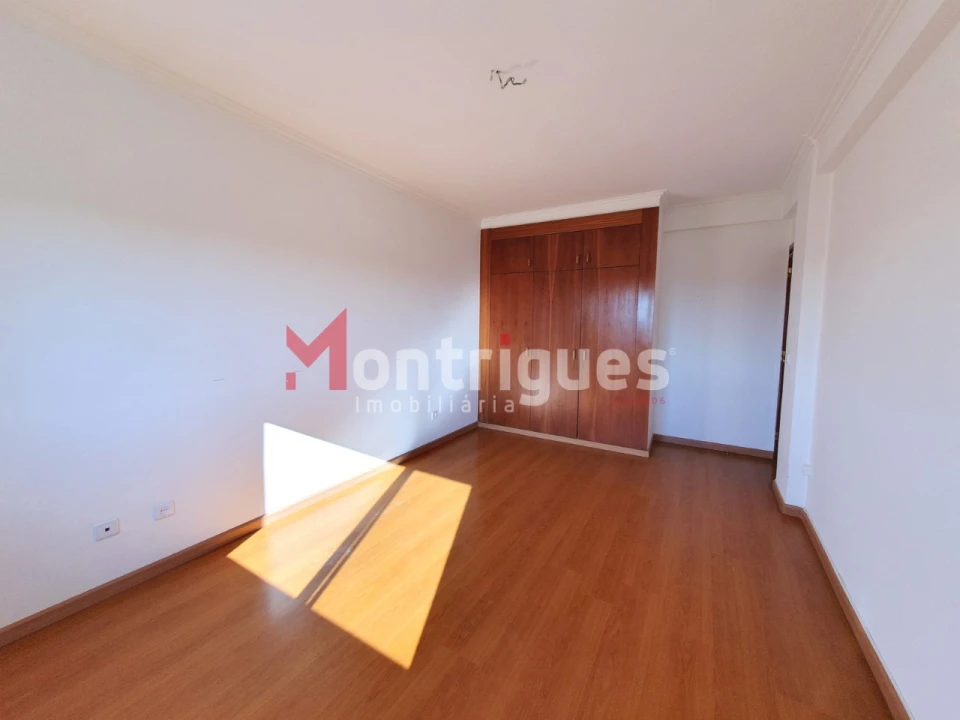 Apartamento T2 para Arrendamento em Sarilhos Grandes Foto 8