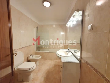 Apartamento T2 para Arrendamento em Sarilhos Grandes