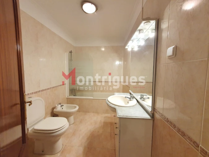 Apartamento T2 para Arrendamento em Sarilhos Grandes Foto 13