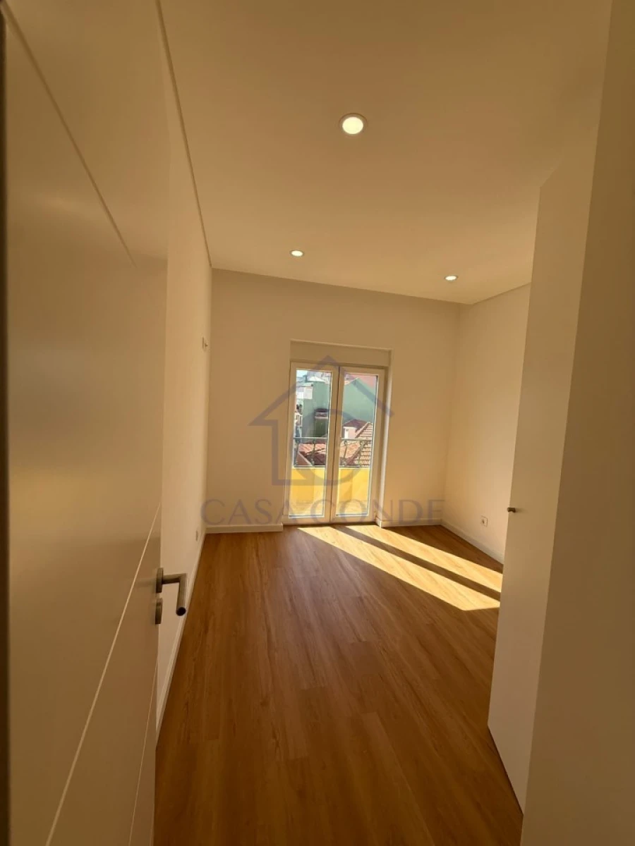 Apartamento T2 para Venda em Almada, Cova da Piedade, Pragal e Cacilhas Foto 7