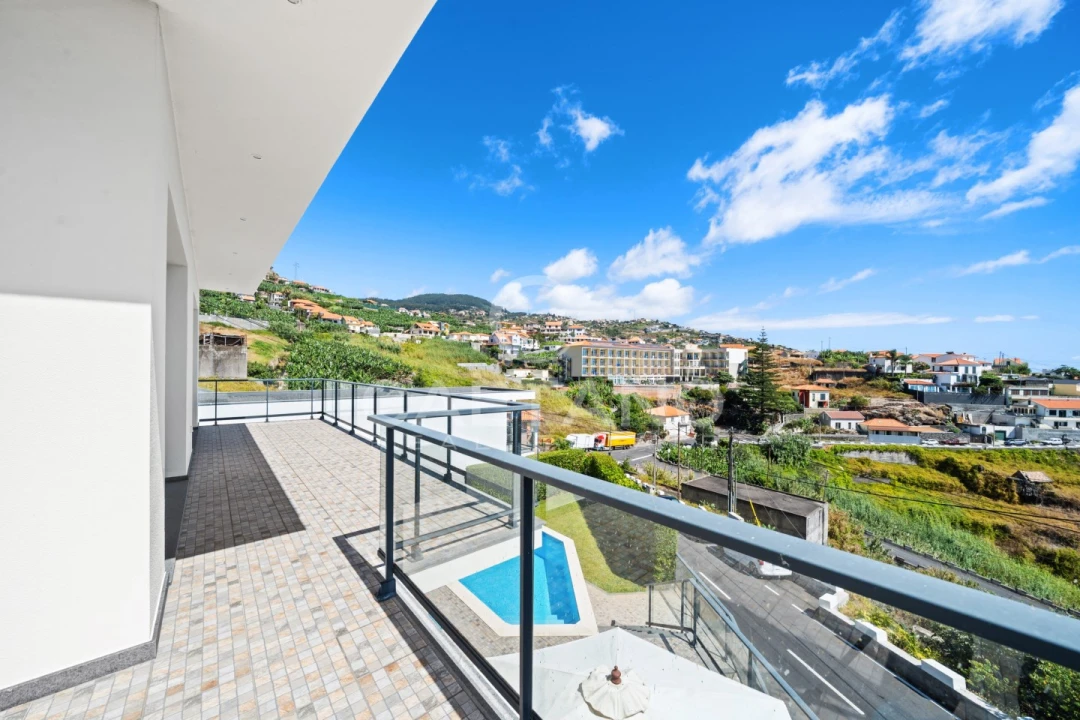 Moradia T3 para Venda em Ribeira Brava Foto 10