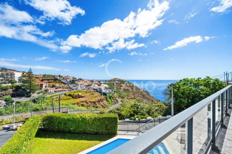 Moradia T3 para Venda em Ribeira Brava Foto 8