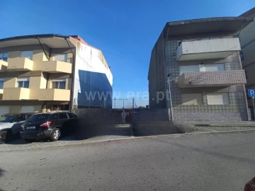 Terreno para Venda em Oliveira do Douro