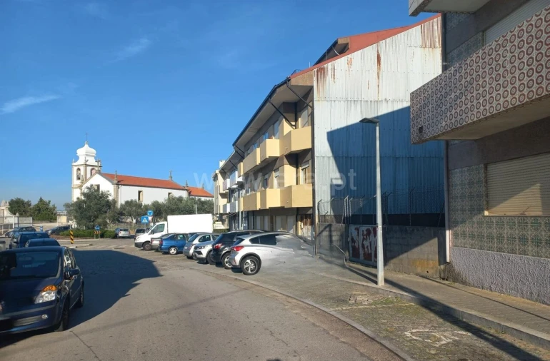 Terreno para Venda em Oliveira do Douro Foto 2
