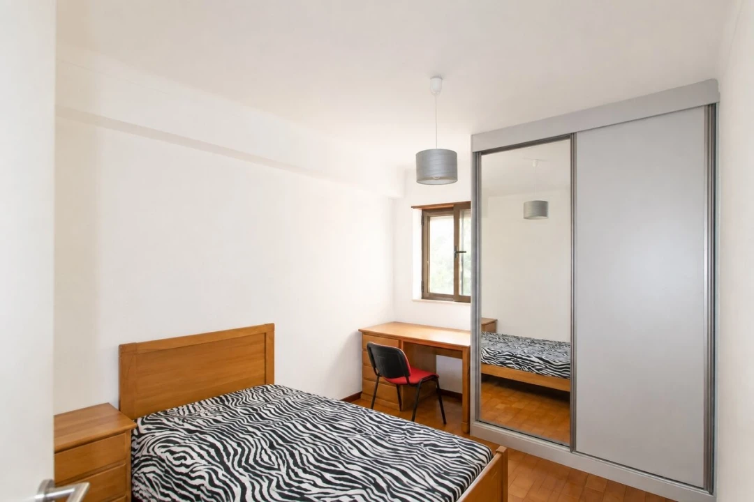Apartamento T2 para Venda em Sé Nova, Santa Cruz, Almedina e São Bartolomeu Foto 15