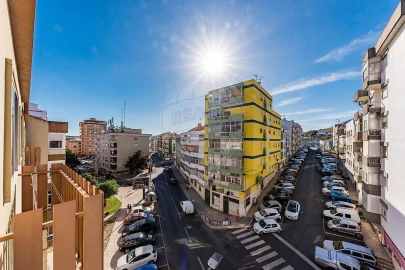 Apartamento T2 para Venda em Queluz e Belas