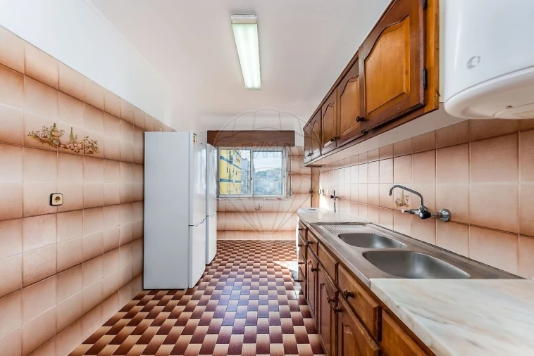 Apartamento T2 para Venda em Queluz e Belas Foto 6
