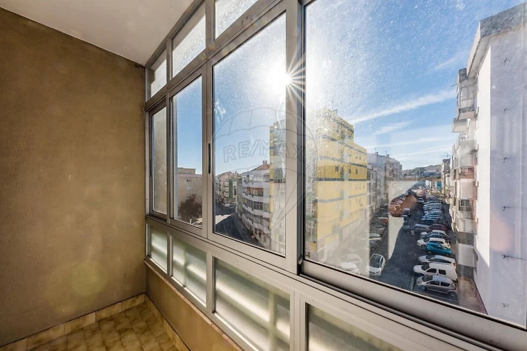 Apartamento T2 para Venda em Queluz e Belas Foto 18