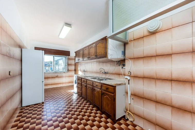 Apartamento T2 para Venda em Queluz e Belas Foto 5