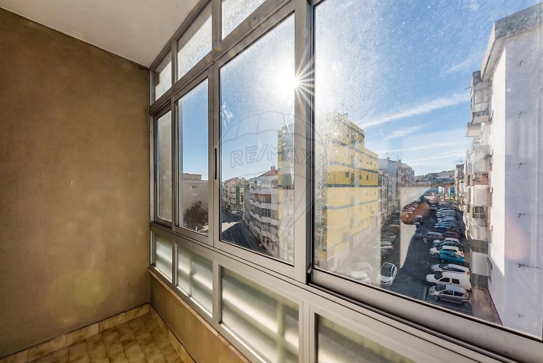Apartamento T2 para Venda em Queluz e Belas Foto 18