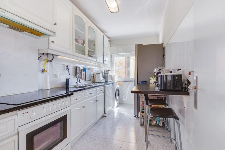 Apartamento T3 para Venda em Amora Foto 3