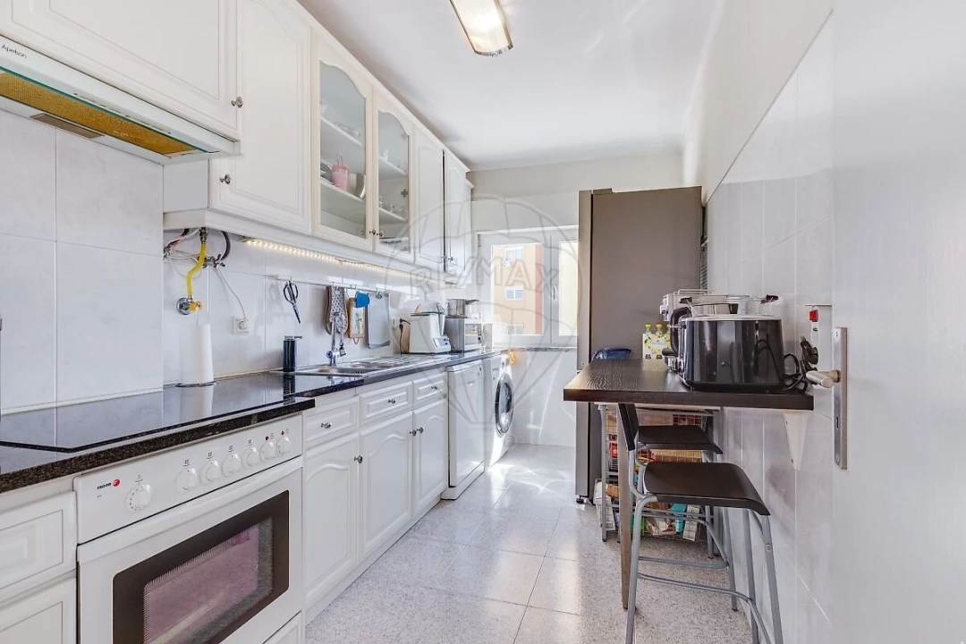 Apartamento T3 para Venda em Amora Foto 3