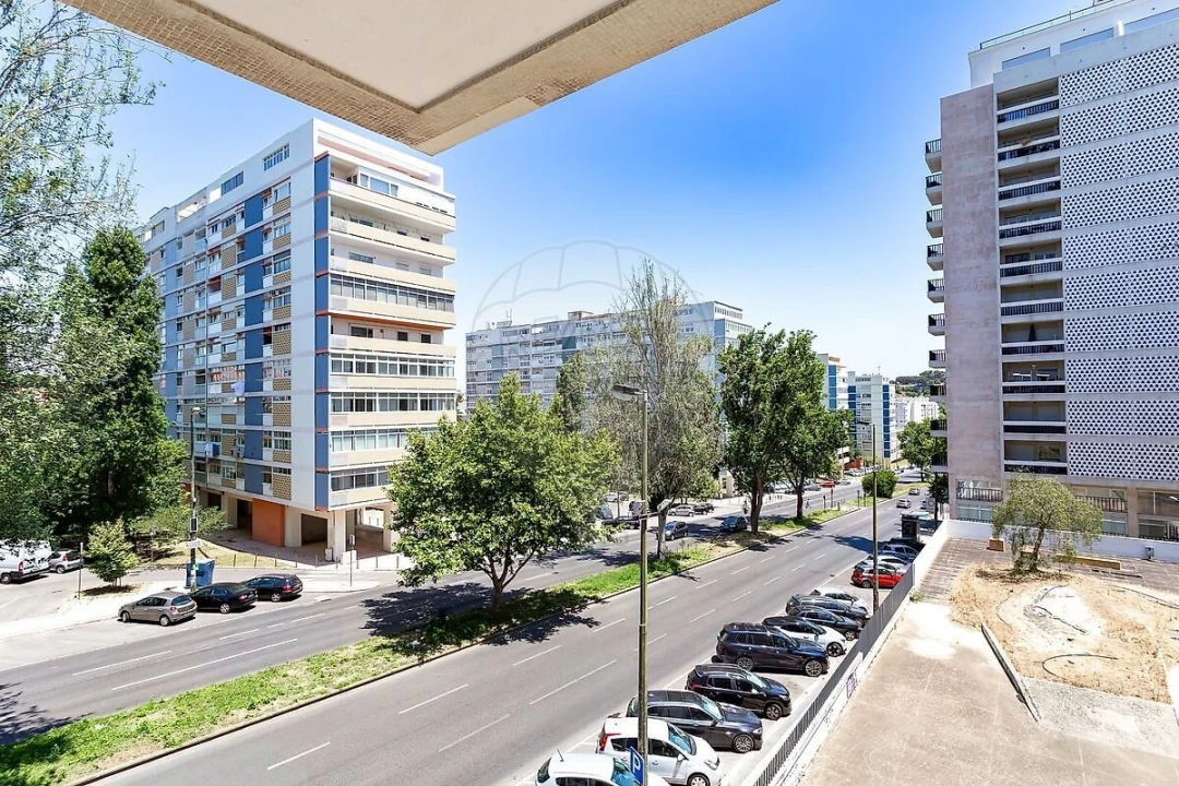 Apartamento T2 para Venda em Alvalade Foto 6