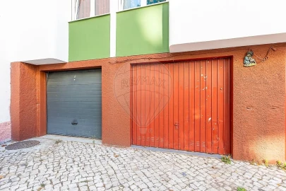 Apartamento T3 para Venda em Santo António dos Cavaleiros e Frielas